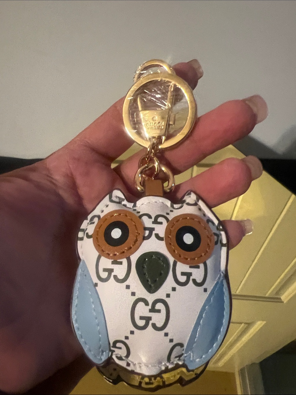 Gucci Cream GG Owl Keychain with Blue Wings and Tan Eye Accents - Picture 7 of 10